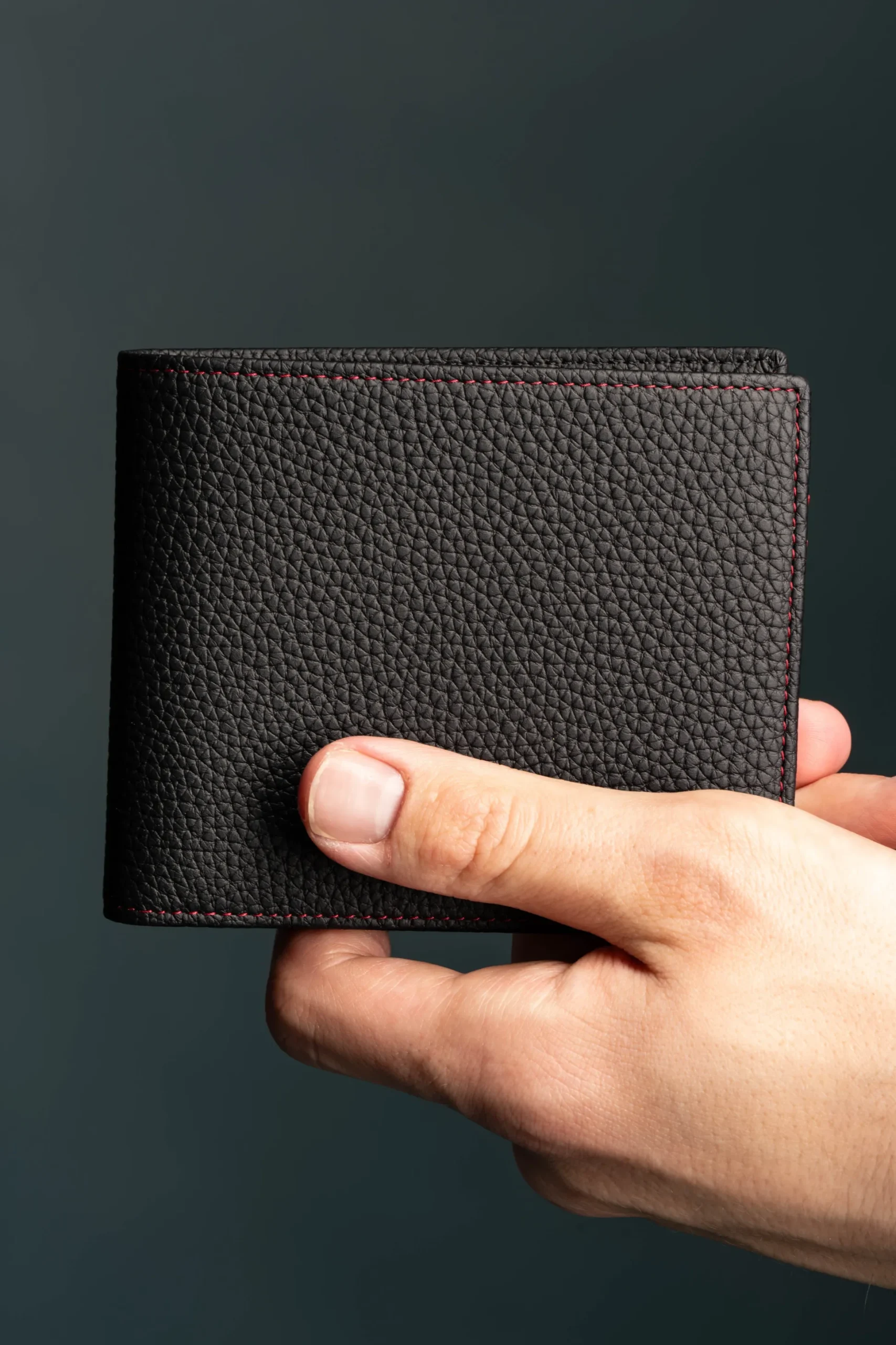 Classic 8 Card Bifold Black & Red Grained Leather Wallet