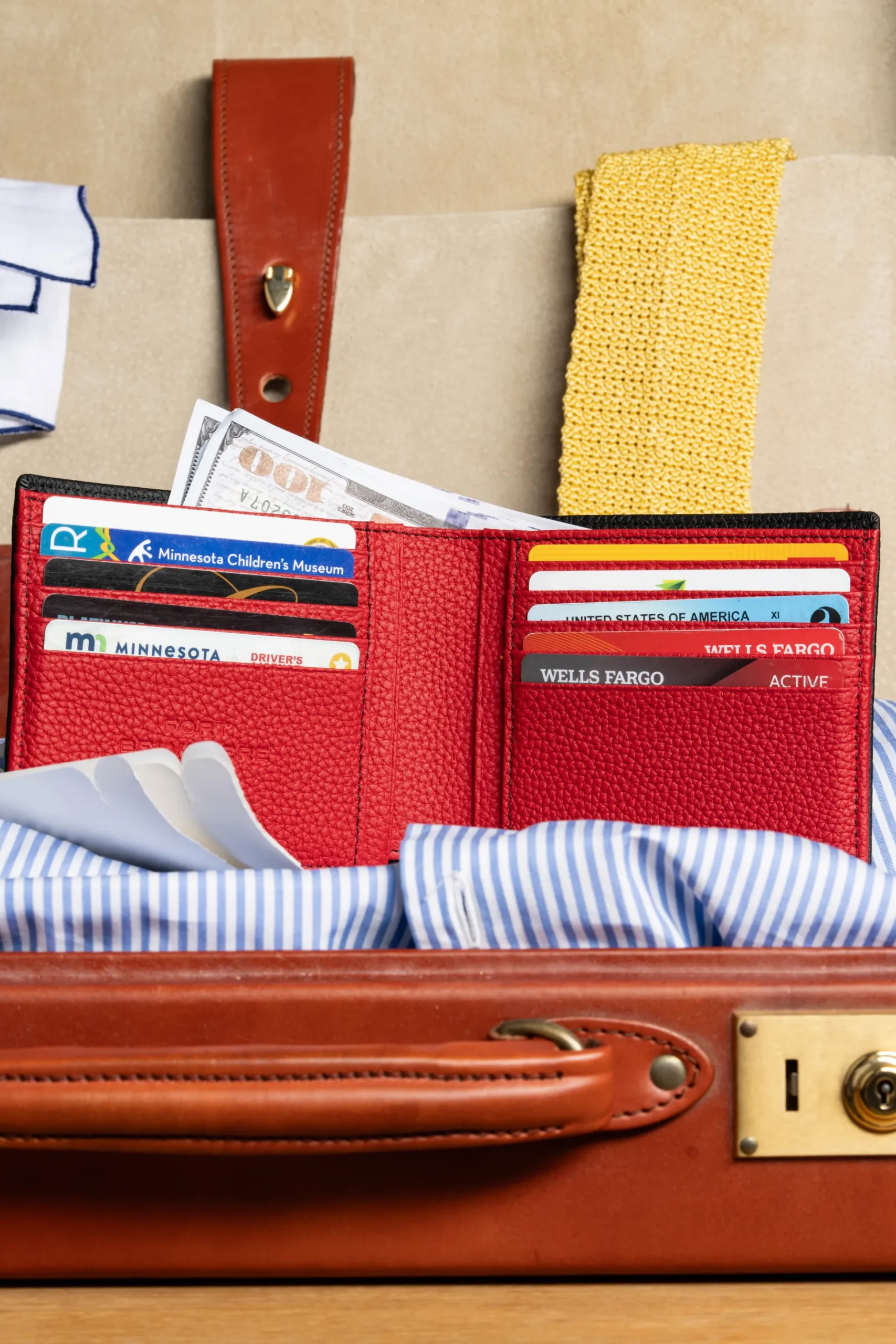 Classic 8 Card Bifold Black & Red Grained Leather Wallet