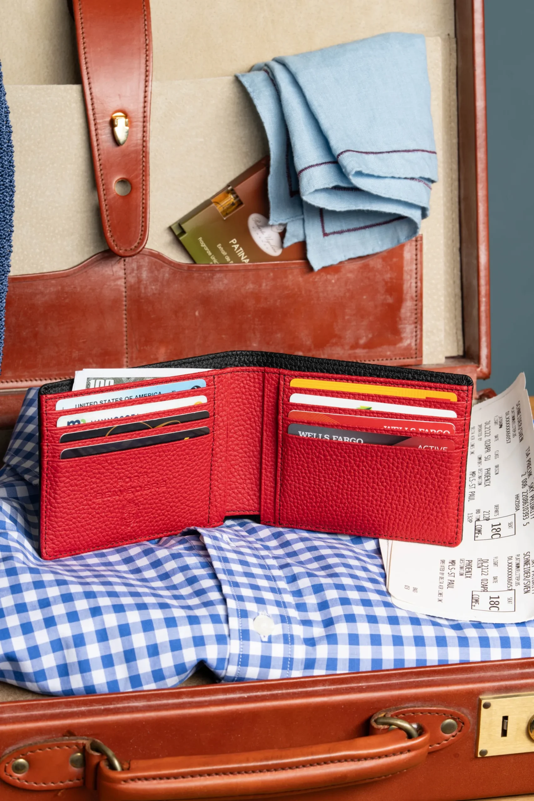 Classic 8 Card Bifold Black & Red Grained Leather Wallet