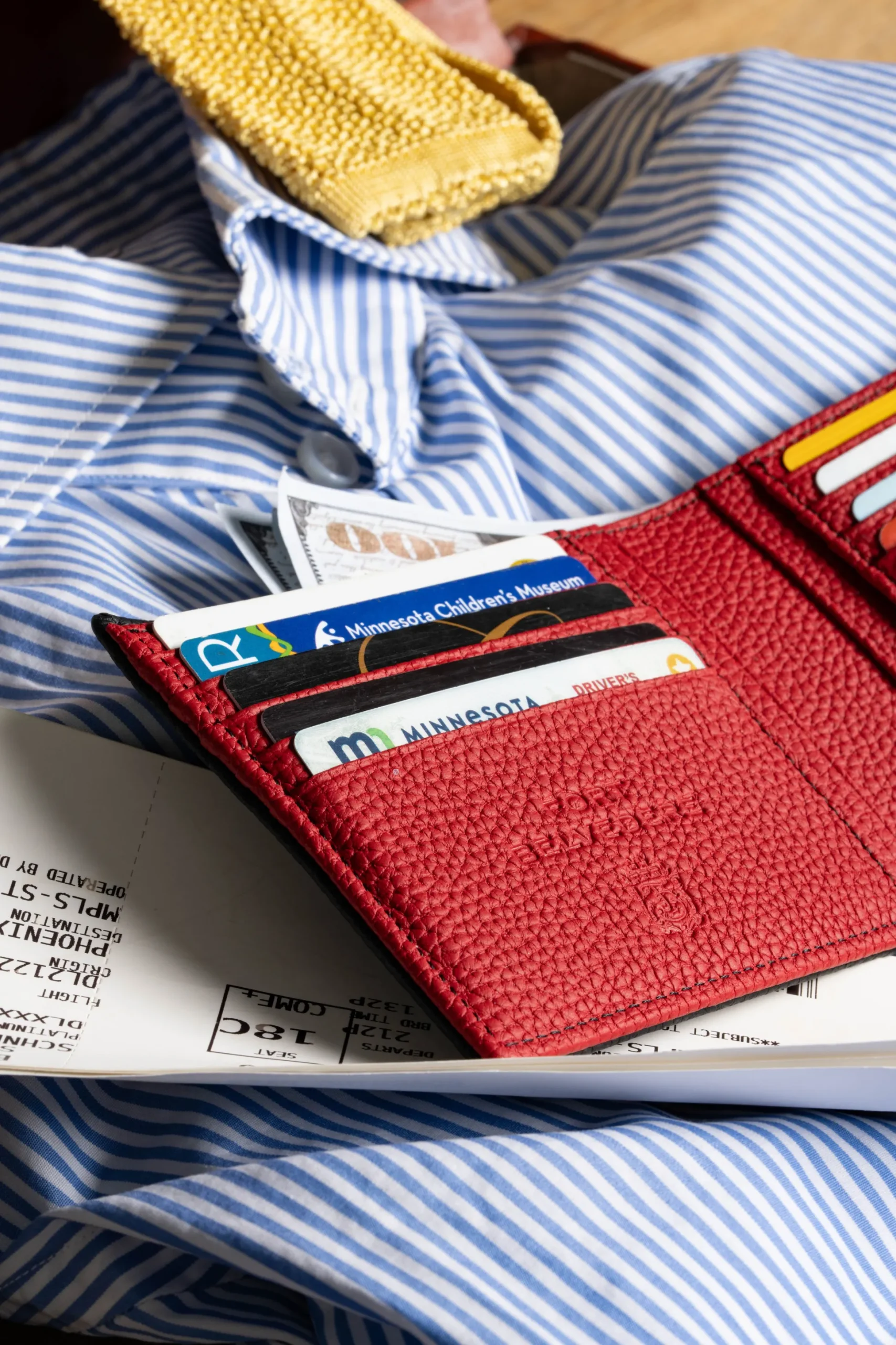 Classic 8 Card Bifold Black & Red Grained Leather Wallet