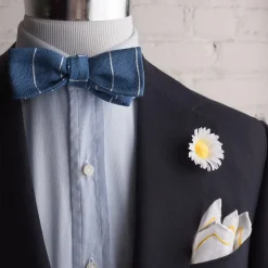 Daisy Silk Boutonnière Flower