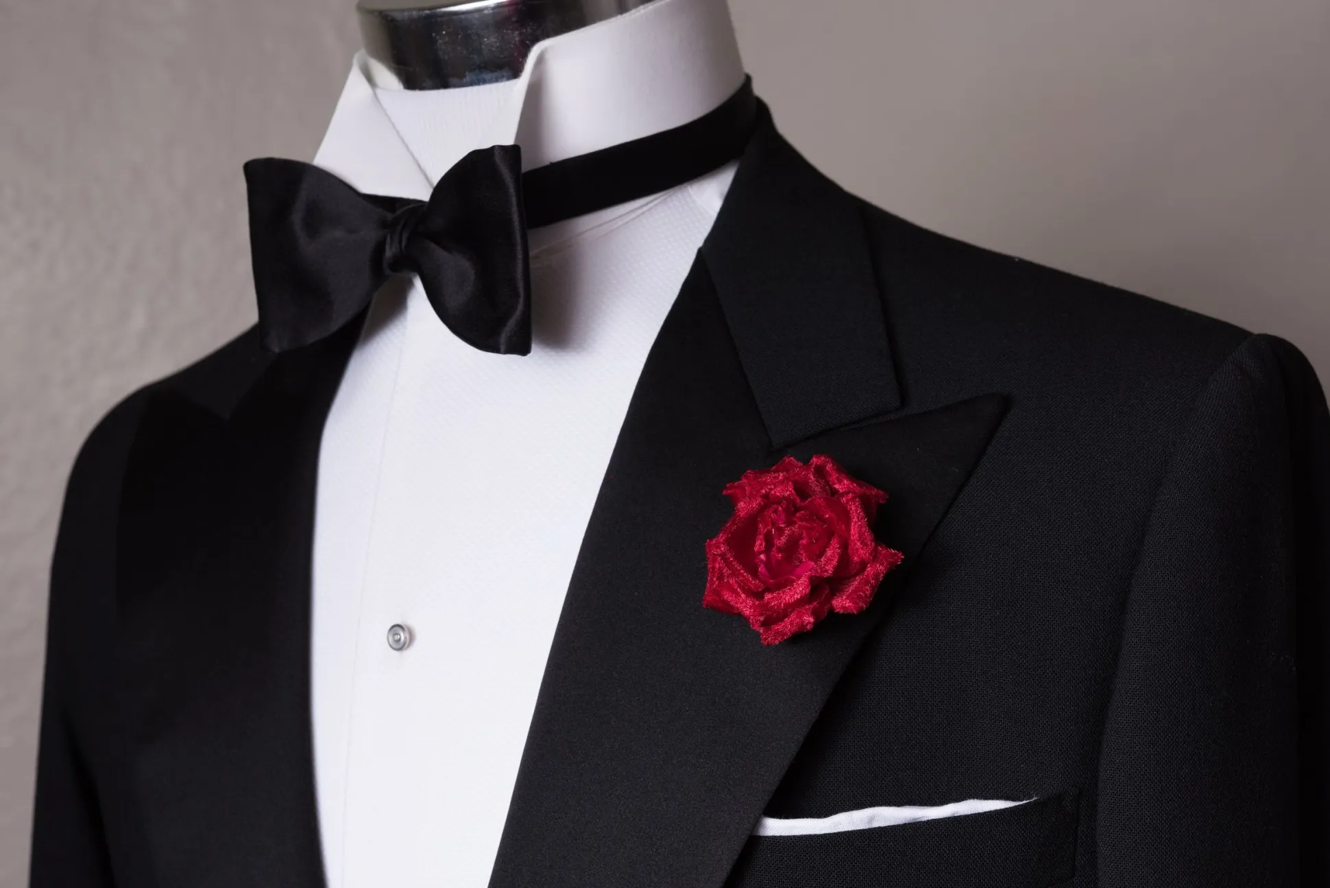 Dark Red Velvet Spray Rose Boutonnière Flower