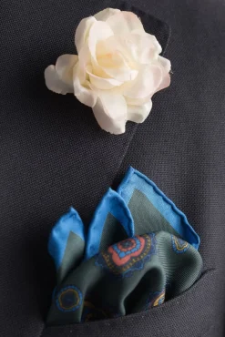 Ivory Spray Rose Boutonnière Flower