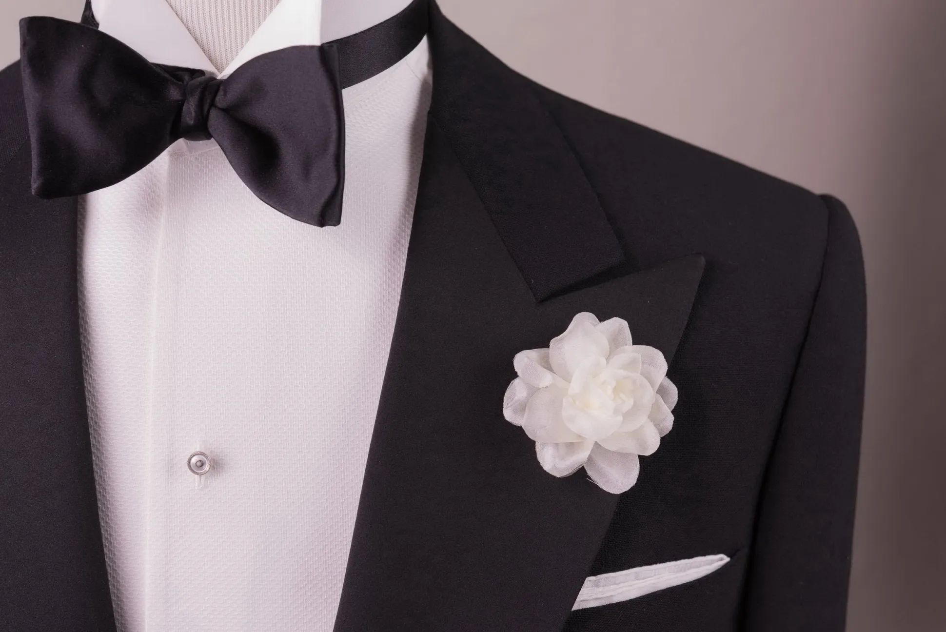 White Spray Rose Boutonnière Flower